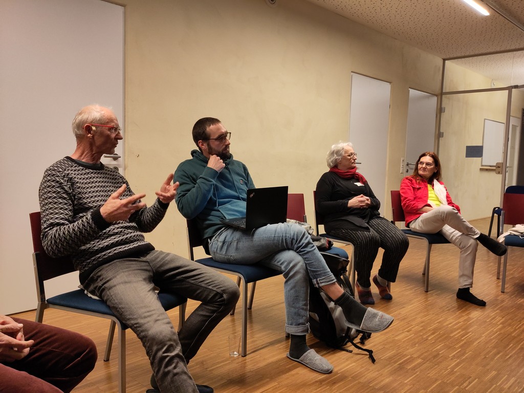 Anregende Gespräche beim Treffen der NÖ Wohnprojekte am 8.11.2024 im Wohnprojekt Hasendorf